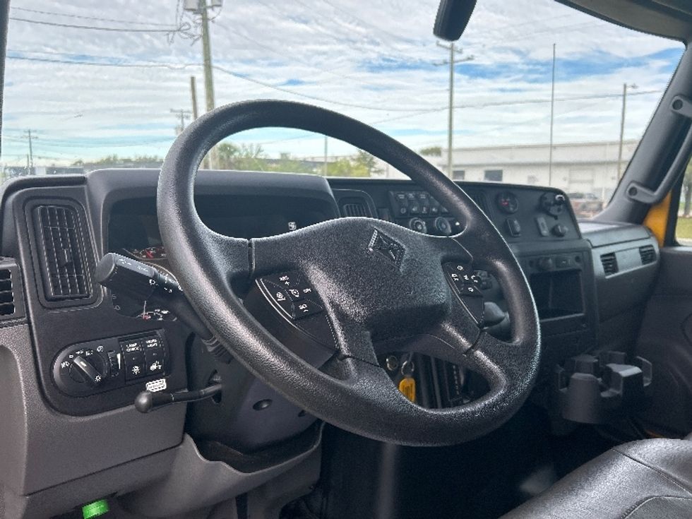 Medium Duty Box Truck-Light and Medium Duty Trucks-International-2021-MV607-Tampa-FL-204,024\n\t\tmiles-$ 41,750 - Image 17