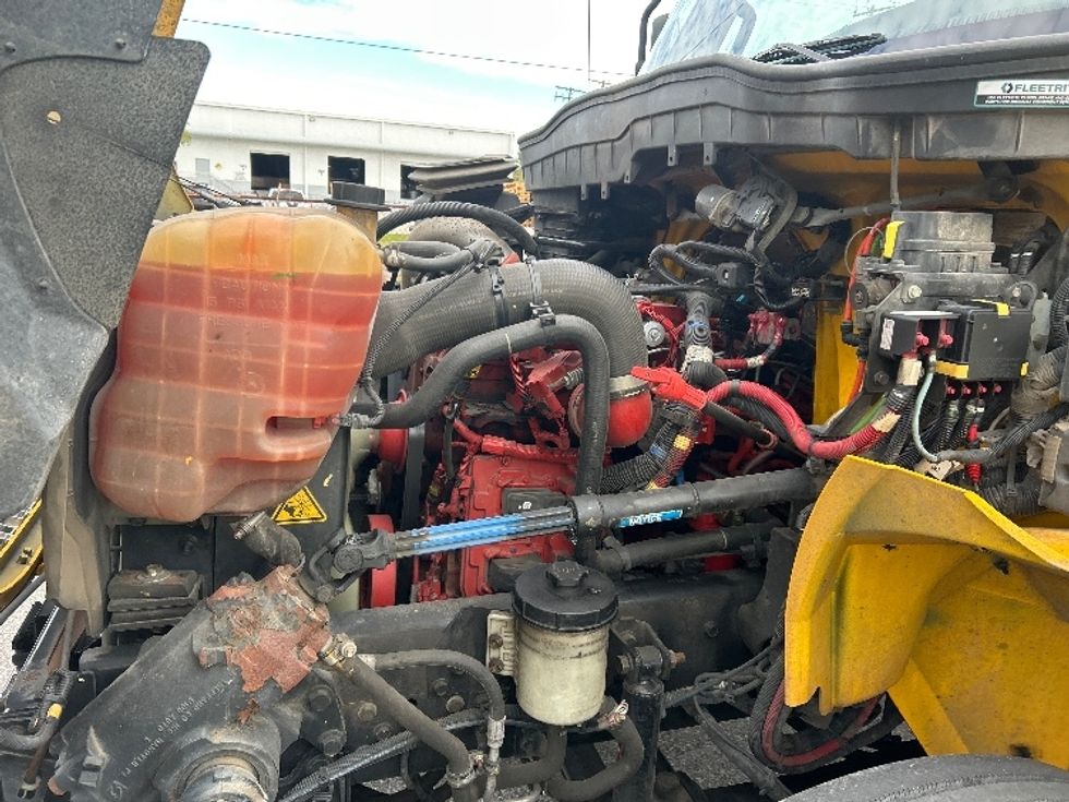 Medium Duty Box Truck-Light and Medium Duty Trucks-International-2021-MV607-Tampa-FL-204,024\n\t\tmiles-$ 41,750 - Image 24