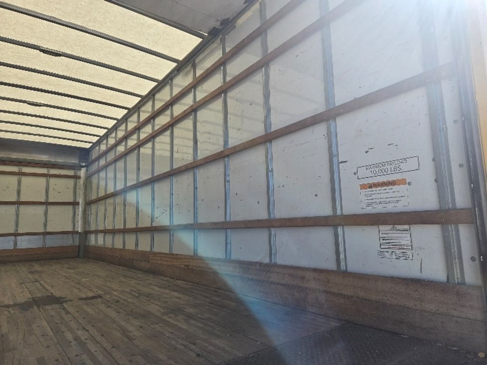 Medium Duty Box Truck-Light and Medium Duty Trucks-International-2021-MV607-Tampa-FL-216,462\n\t\tmiles-$ 40,000 - Image 12