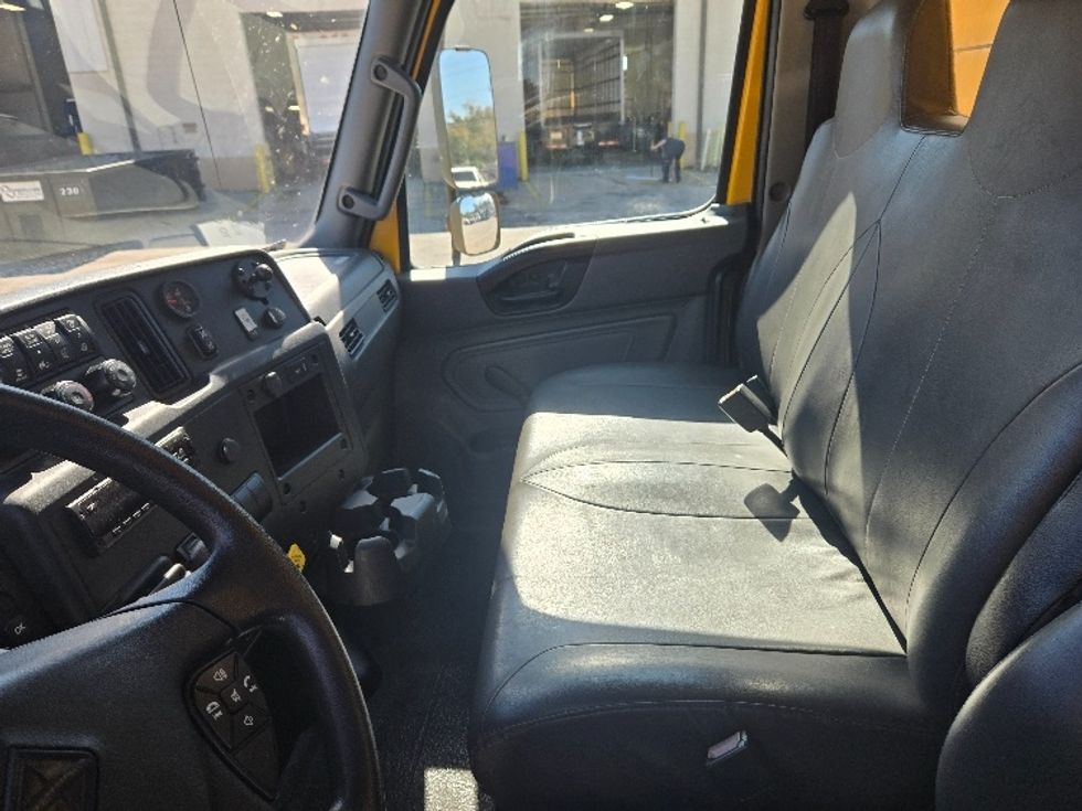 Medium Duty Box Truck-Light and Medium Duty Trucks-International-2021-MV607-Tampa-FL-216,462\n\t\tmiles-$ 40,000 - Image 19