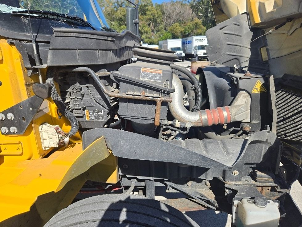 Medium Duty Box Truck-Light and Medium Duty Trucks-International-2021-MV607-Tampa-FL-216,462\n\t\tmiles-$ 40,000 - Image 23