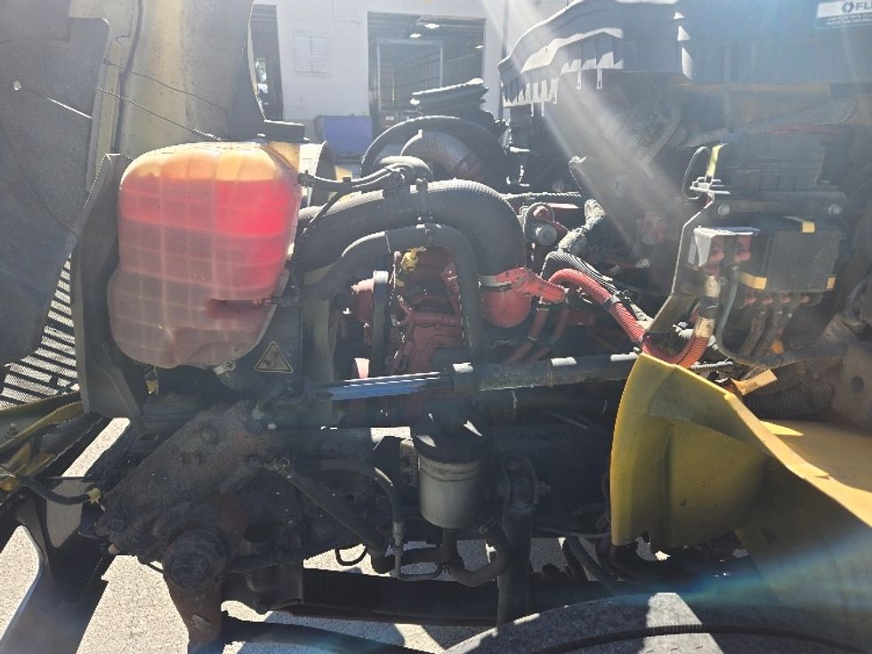 Medium Duty Box Truck-Light and Medium Duty Trucks-International-2021-MV607-Tampa-FL-216,462\n\t\tmiles-$ 40,000 - Image 24