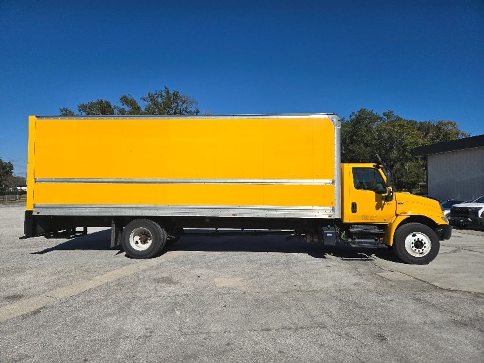Medium Duty Box Truck-Light and Medium Duty Trucks-International-2021-MV607-Tampa-FL-216,462\n\t\tmiles-$ 40,000 - Image 4