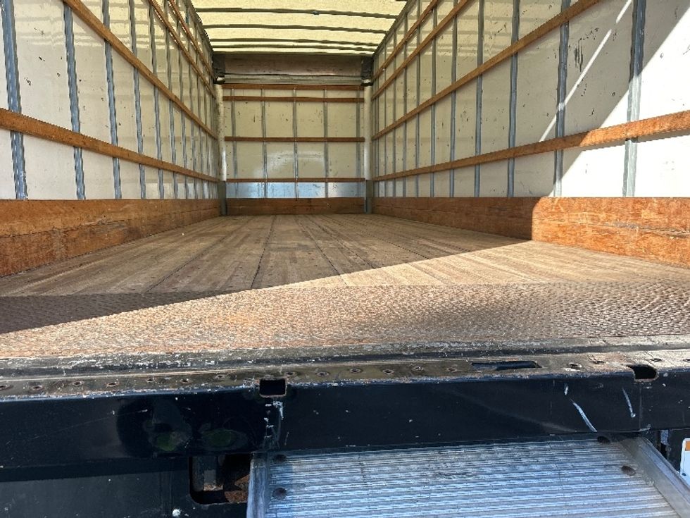 Medium Duty Box Truck-Light and Medium Duty Trucks-International-2021-MV607-Tampa-FL-231,547\n\t\tmiles-$ 37,750 - Image 10