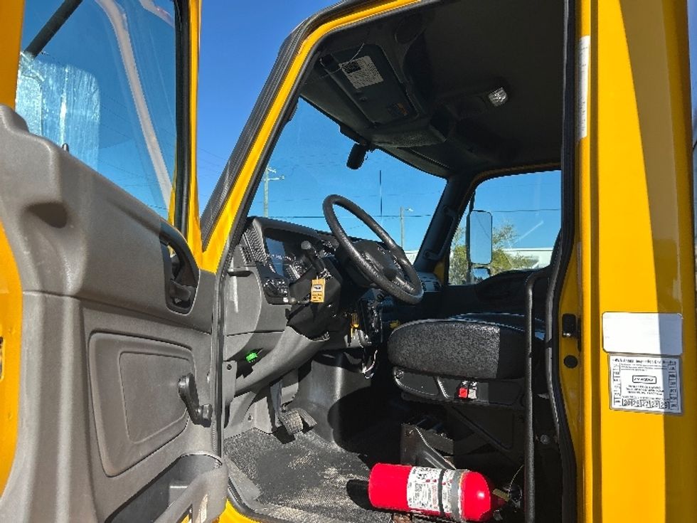 Medium Duty Box Truck-Light and Medium Duty Trucks-International-2021-MV607-Tampa-FL-231,547\n\t\tmiles-$ 37,750 - Image 16