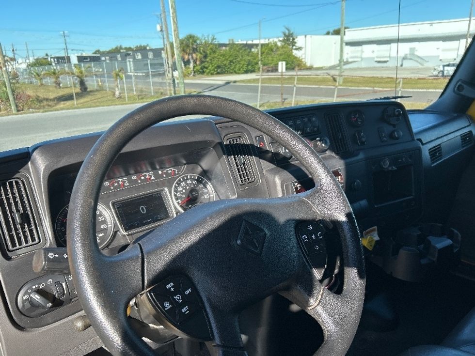 Medium Duty Box Truck-Light and Medium Duty Trucks-International-2021-MV607-Tampa-FL-231,547\n\t\tmiles-$ 37,750 - Image 17