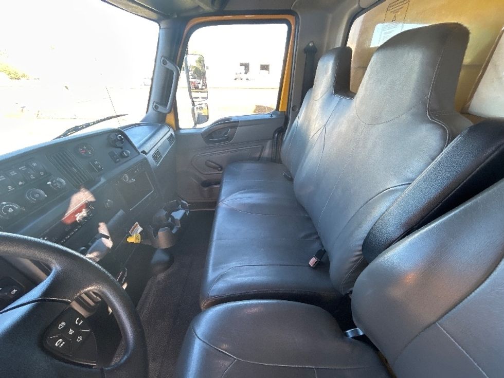 Medium Duty Box Truck-Light and Medium Duty Trucks-International-2021-MV607-Tampa-FL-231,547\n\t\tmiles-$ 37,750 - Image 19