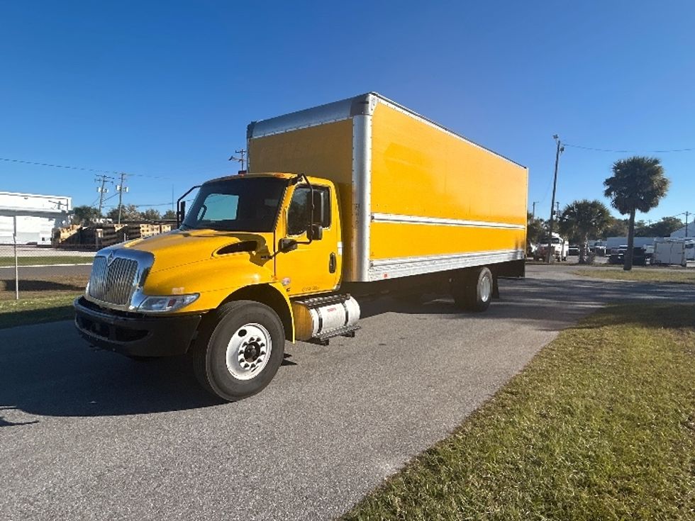 Medium Duty Box Truck-Light and Medium Duty Trucks-International-2021-MV607-Tampa-FL-231,547\n\t\tmiles-$ 37,750 - Image 3
