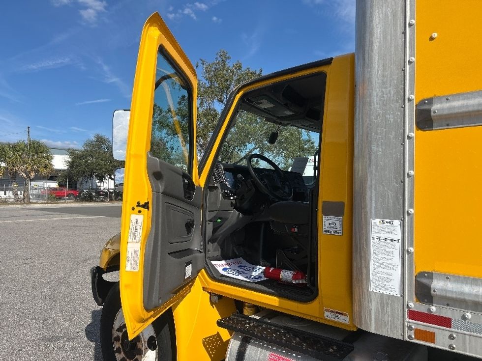 Medium Duty Box Truck-Light and Medium Duty Trucks-International-2021-MV607-Tampa-FL-242,181\n\t\tmiles-$ 31,000 - Image 16