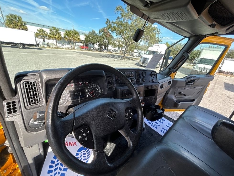 Medium Duty Box Truck-Light and Medium Duty Trucks-International-2021-MV607-Tampa-FL-242,181\n\t\tmiles-$ 31,000 - Image 17