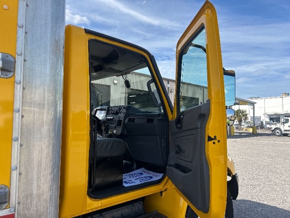Medium Duty Box Truck-Light and Medium Duty Trucks-International-2021-MV607-Tampa-FL-242,181\n\t\tmiles-$ 31,000 - Image 20