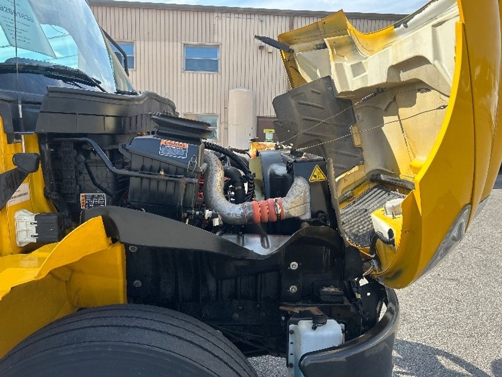 Medium Duty Box Truck-Light and Medium Duty Trucks-International-2021-MV607-Tampa-FL-242,181\n\t\tmiles-$ 31,000 - Image 23
