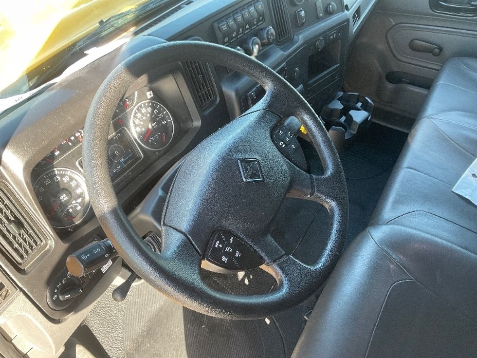 Medium Duty Box Truck-Light and Medium Duty Trucks-International-2021-MV607-Tampa-FL-245,288\n\t\tmiles-$ 30,500 - Image 17