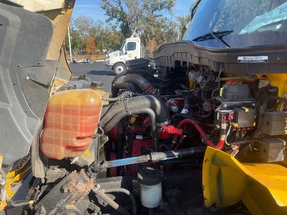 Medium Duty Box Truck-Light and Medium Duty Trucks-International-2021-MV607-Tampa-FL-245,288\n\t\tmiles-$ 30,500 - Image 24