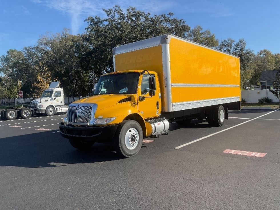 Medium Duty Box Truck-Light and Medium Duty Trucks-International-2021-MV607-Tampa-FL-245,288\n\t\tmiles-$ 33,000 - Image 3