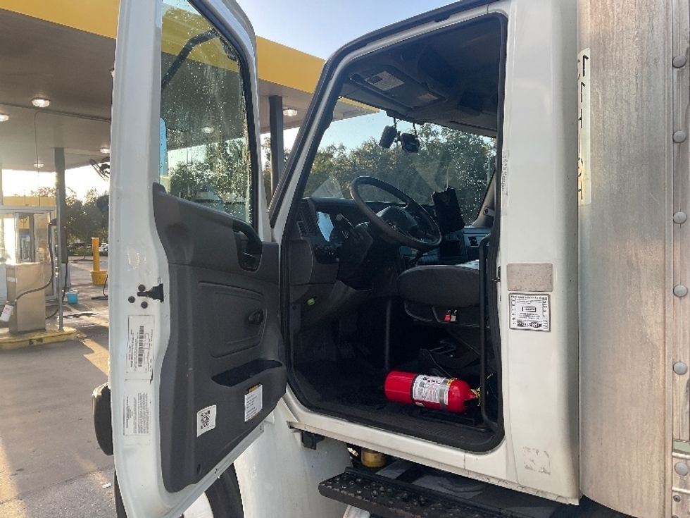 Medium Duty Box Truck-Light and Medium Duty Trucks-International-2021-MV607-Tampa-FL-297,922\n\t\tmiles-$ 41,500 - Image 16