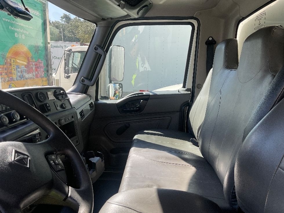 Medium Duty Box Truck-Light and Medium Duty Trucks-International-2021-MV607-Tampa-FL-297,922\n\t\tmiles-$ 41,500 - Image 19