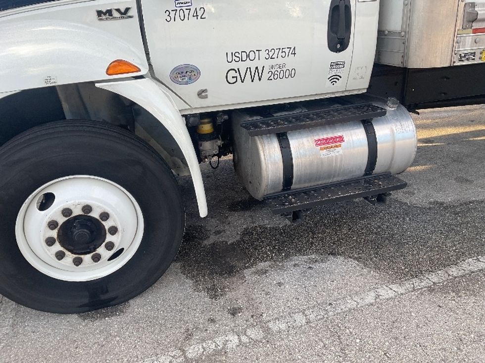 Medium Duty Box Truck-Light and Medium Duty Trucks-International-2021-MV607-Tampa-FL-297,922\n\t\tmiles-$ 41,500 - Image 26