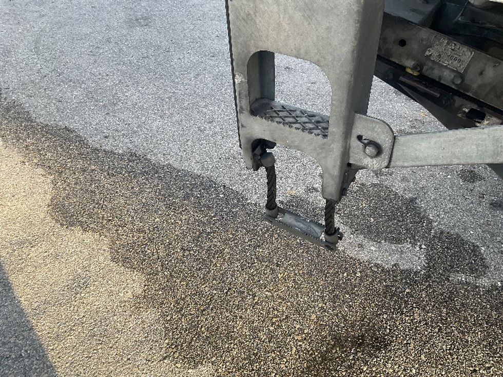 Medium Duty Box Truck-Light and Medium Duty Trucks-International-2021-MV607-Tampa-FL-297,922\n\t\tmiles-$ 41,500 - Image 32
