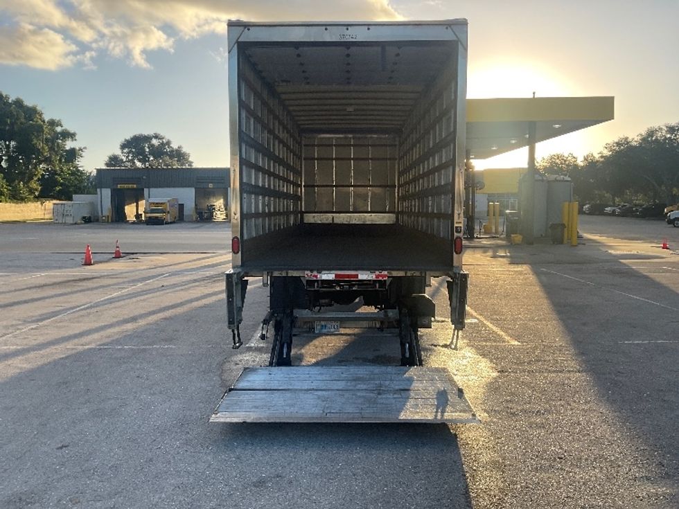 Medium Duty Box Truck-Light and Medium Duty Trucks-International-2021-MV607-Tampa-FL-297,922\n\t\tmiles-$ 41,500 - Image 9