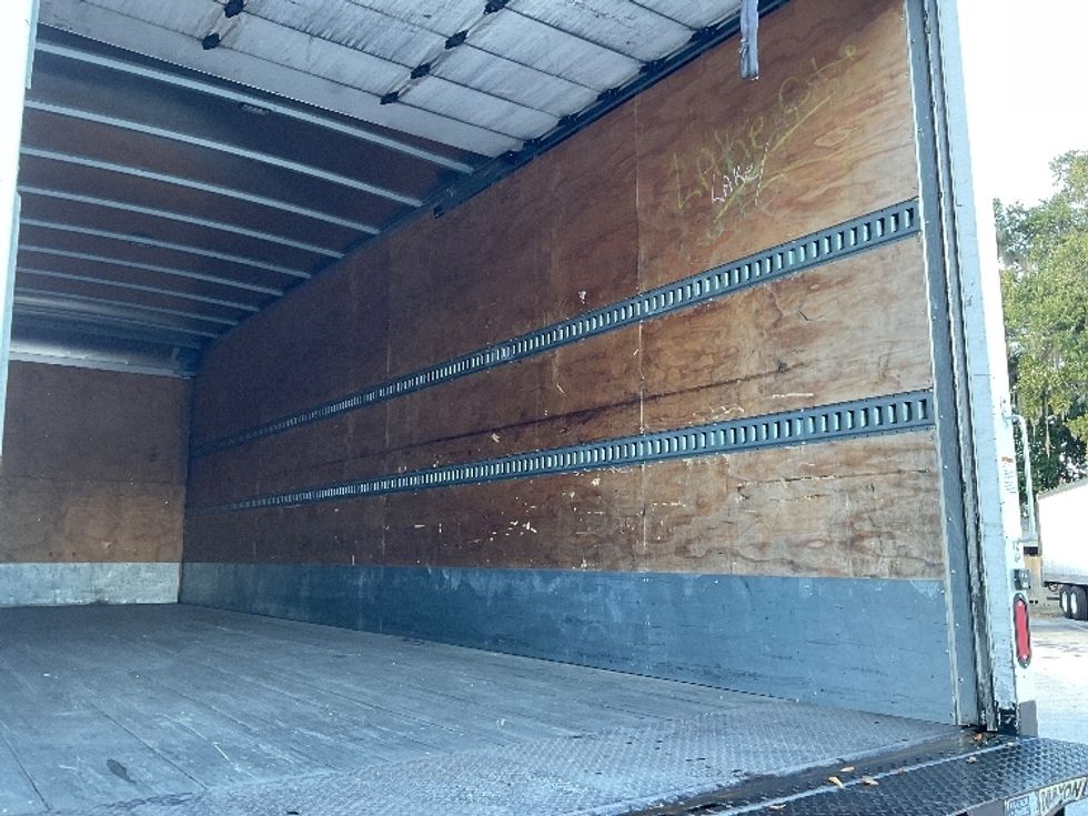 Medium Duty Box Truck-Light and Medium Duty Trucks-International-2021-MV607-Tampa-FL-404,922\n\t\tmiles-$ 22,750 - Image 12