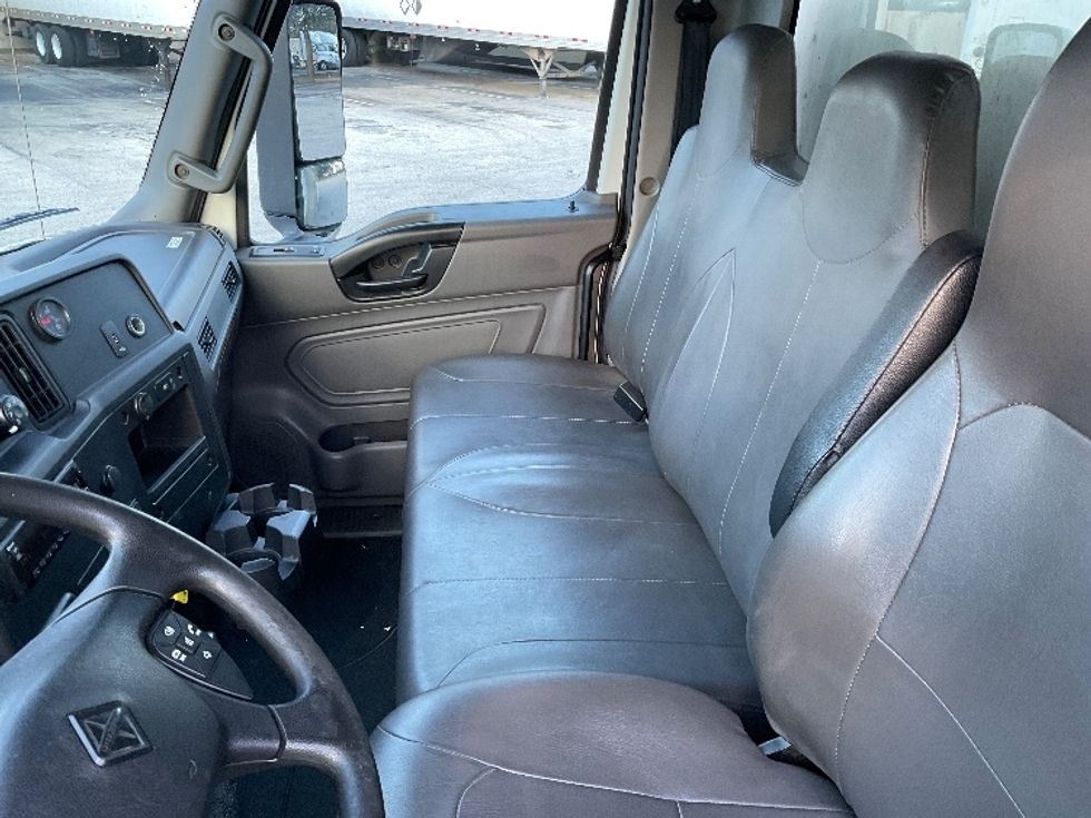 Medium Duty Box Truck-Light and Medium Duty Trucks-International-2021-MV607-Tampa-FL-404,922\n\t\tmiles-$ 22,750 - Image 19