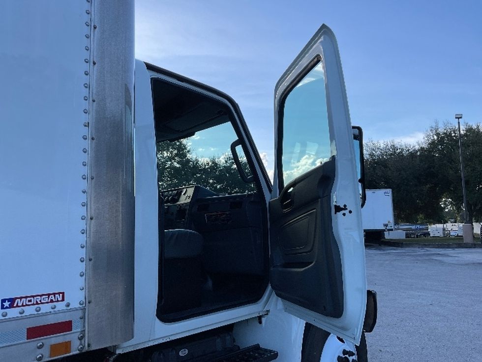 Medium Duty Box Truck-Light and Medium Duty Trucks-International-2021-MV607-Tampa-FL-404,922\n\t\tmiles-$ 22,750 - Image 20