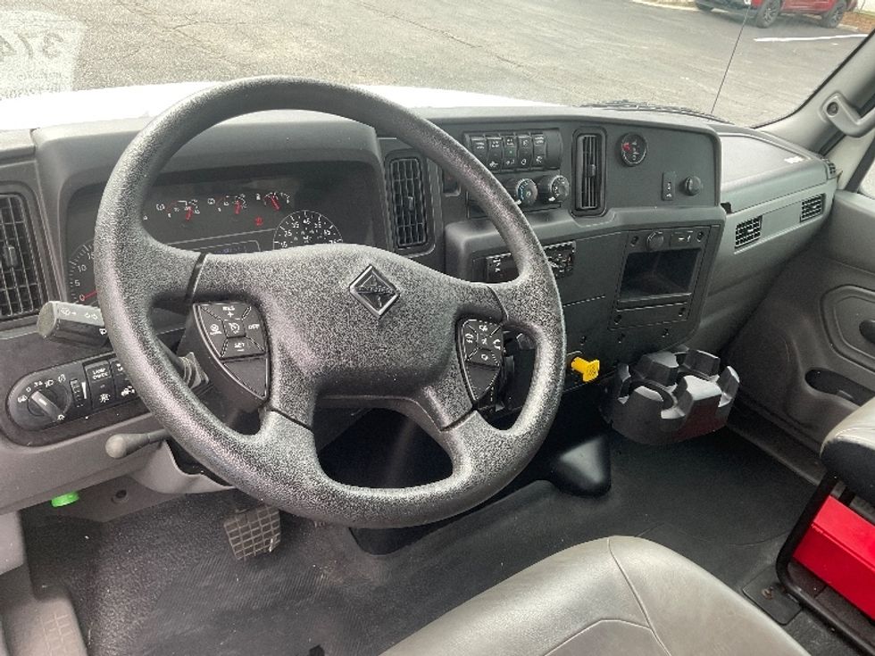 Medium Duty Box Truck-Light and Medium Duty Trucks-International-2021-MV607-Tampa-FL-72,836\n\t\tmiles-$ 71,250 - Image 17