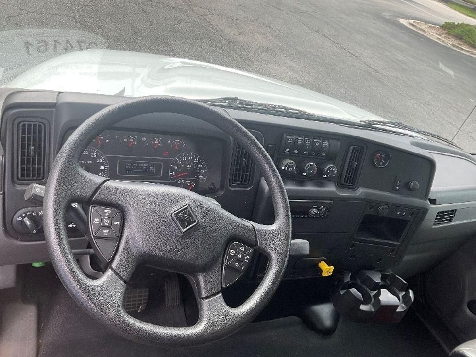 Medium Duty Box Truck-Light and Medium Duty Trucks-International-2021-MV607-Tampa-FL-72,836\n\t\tmiles-$ 71,250 - Image 18