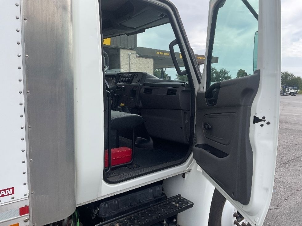Medium Duty Box Truck-Light and Medium Duty Trucks-International-2021-MV607-Tampa-FL-72,836\n\t\tmiles-$ 71,250 - Image 20