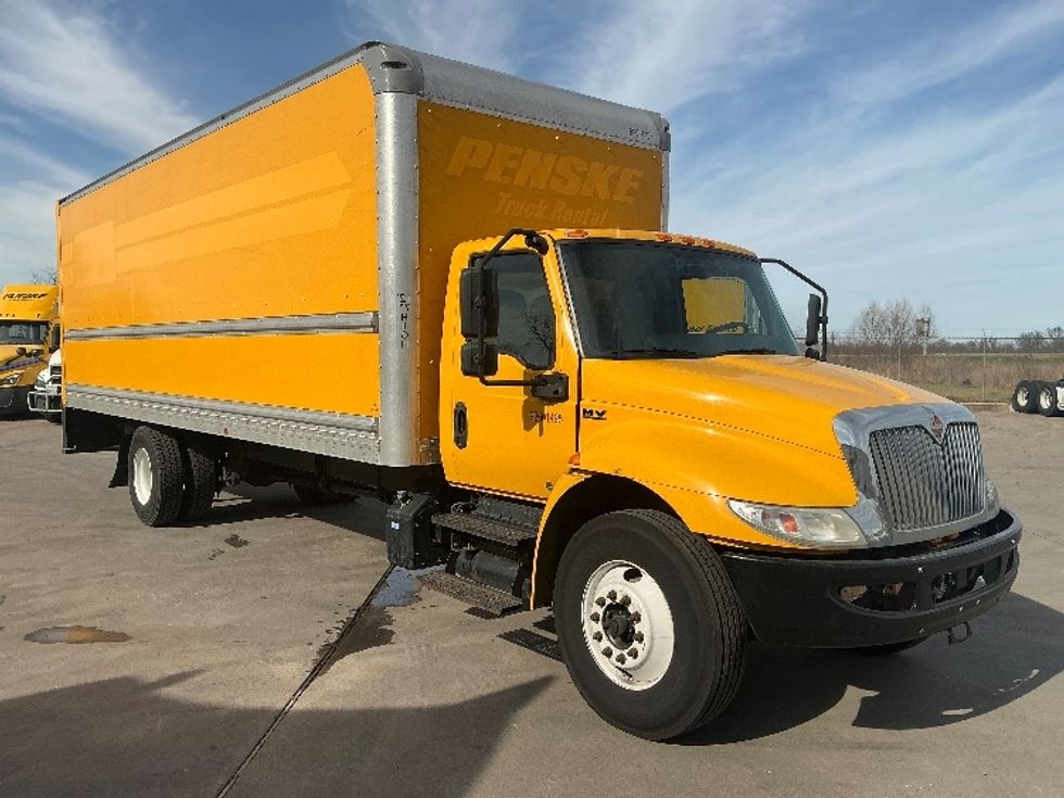 Medium Duty Box Truck-Light and Medium Duty Trucks-International-2021-MV607-Terrell-TX-220,443\n\t\tmiles-$ 39,250 - Image 1