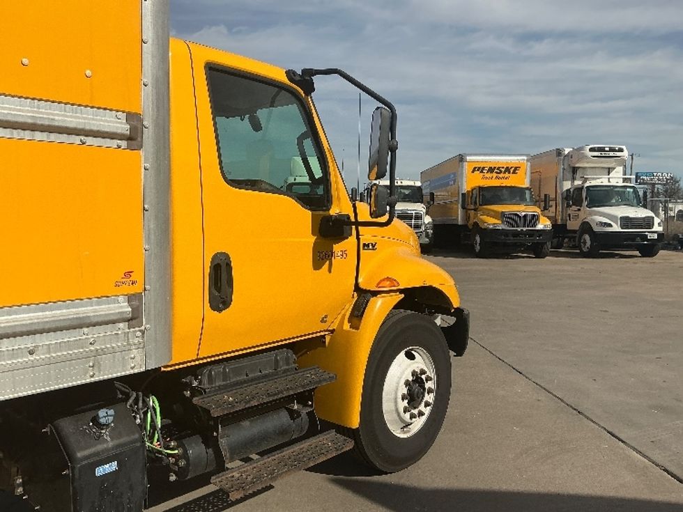 Medium Duty Box Truck-Light and Medium Duty Trucks-International-2021-MV607-Terrell-TX-220,443\n\t\tmiles-$ 39,250 - Image 20