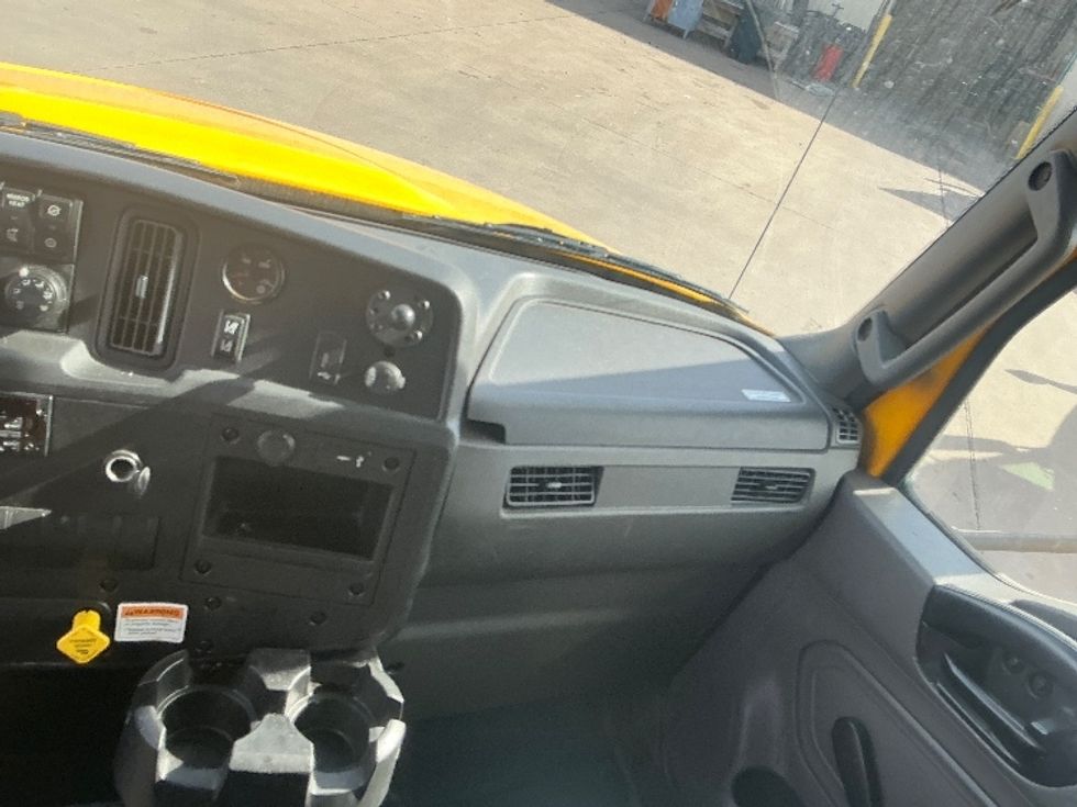 Medium Duty Box Truck-Light and Medium Duty Trucks-International-2021-MV607-Terrell-TX-220,443\n\t\tmiles-$ 39,250 - Image 21