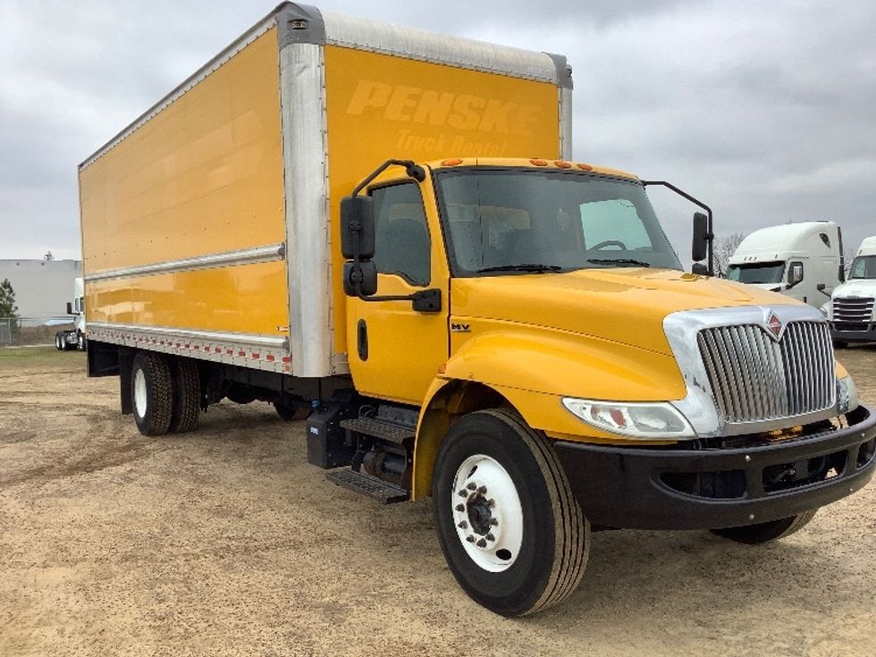 Medium Duty Box Truck-Light and Medium Duty Trucks-International-2021-MV607-Tifton-GA-255,139\n\t\tmiles-$ 28,250 - Image 1