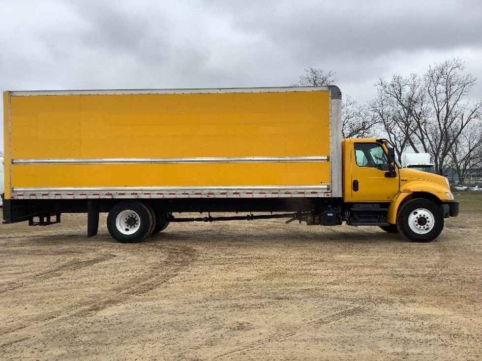 Medium Duty Box Truck-Light and Medium Duty Trucks-International-2021-MV607-Tifton-GA-255,139\n\t\tmiles-$ 28,250 - Image 13