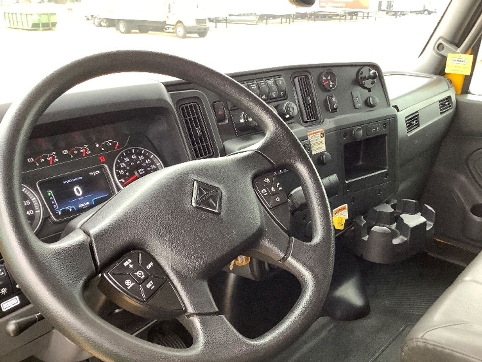Medium Duty Box Truck-Light and Medium Duty Trucks-International-2021-MV607-Tifton-GA-255,139\n\t\tmiles-$ 28,250 - Image 16