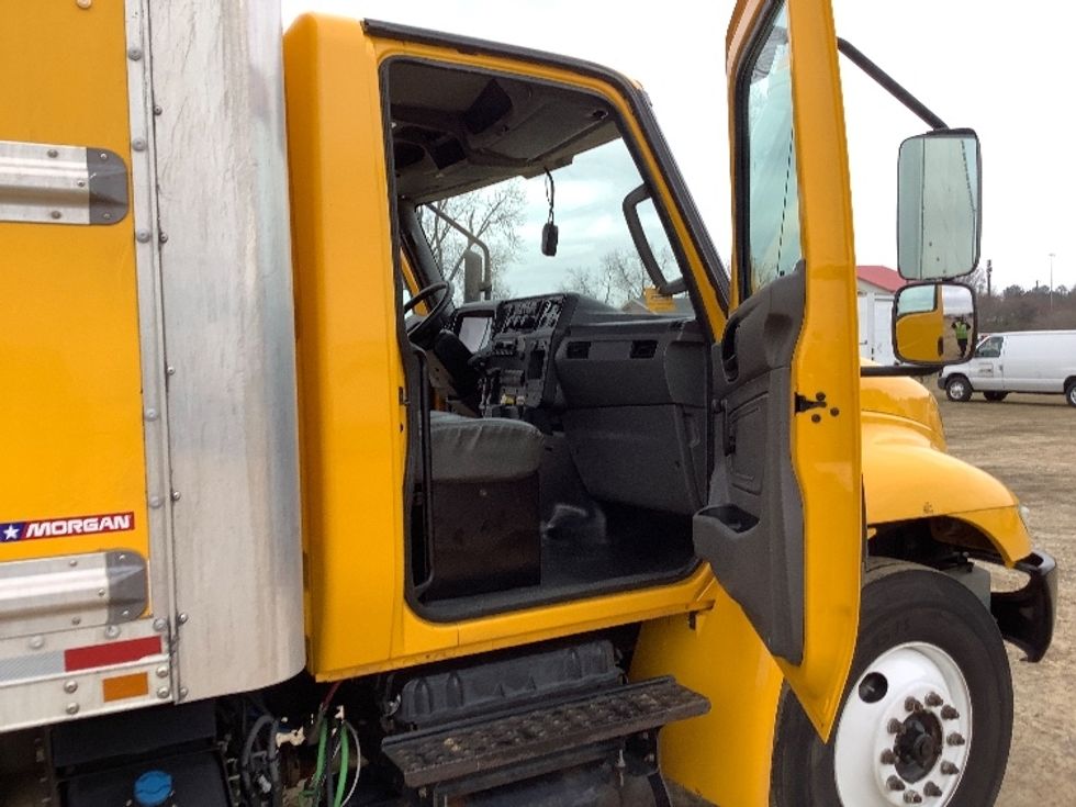 Medium Duty Box Truck-Light and Medium Duty Trucks-International-2021-MV607-Tifton-GA-255,139\n\t\tmiles-$ 28,250 - Image 18