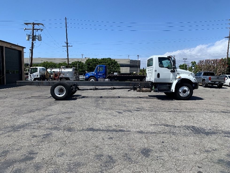 Medium Duty Box Truck-Light and Medium Duty Trucks-International-2021-MV607-Torrance-CA-102,313\n\t\tmiles-$ 58,750 - Image 12