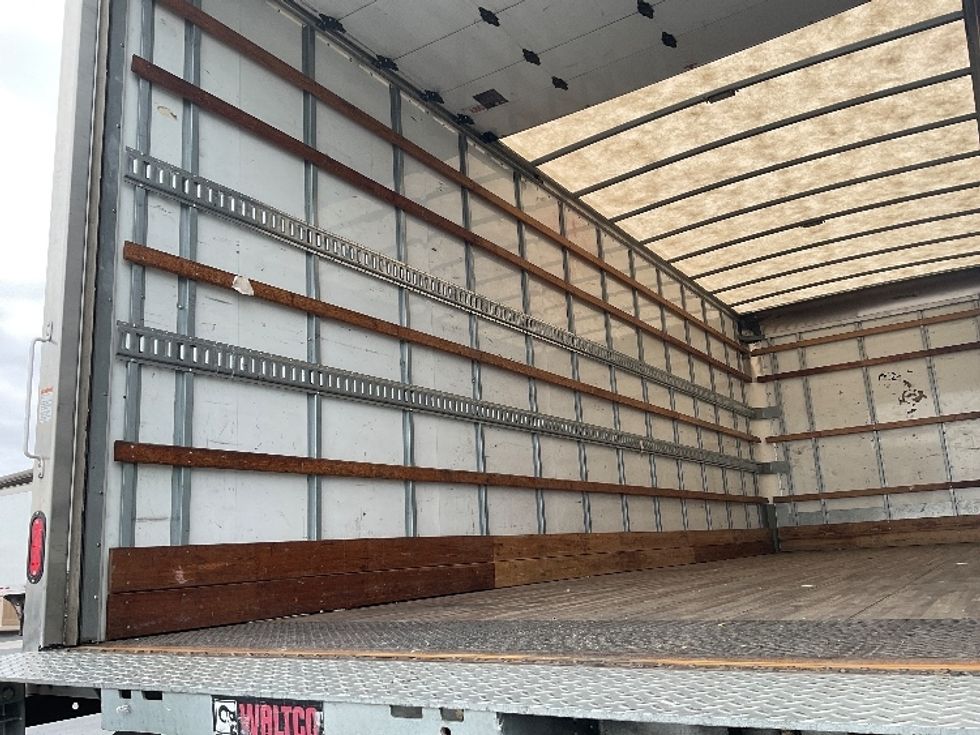 Medium Duty Box Truck-Light and Medium Duty Trucks-International-2021-MV607-Torrance-CA-105,755\n\t\tmiles-$ 72,000 - Image 11