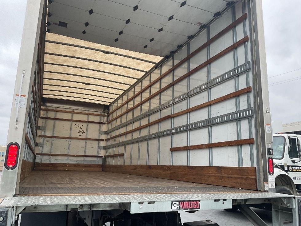 Medium Duty Box Truck-Light and Medium Duty Trucks-International-2021-MV607-Torrance-CA-105,755\n\t\tmiles-$ 72,000 - Image 12