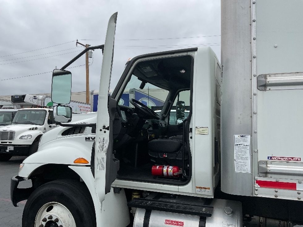 Medium Duty Box Truck-Light and Medium Duty Trucks-International-2021-MV607-Torrance-CA-105,755\n\t\tmiles-$ 72,000 - Image 16