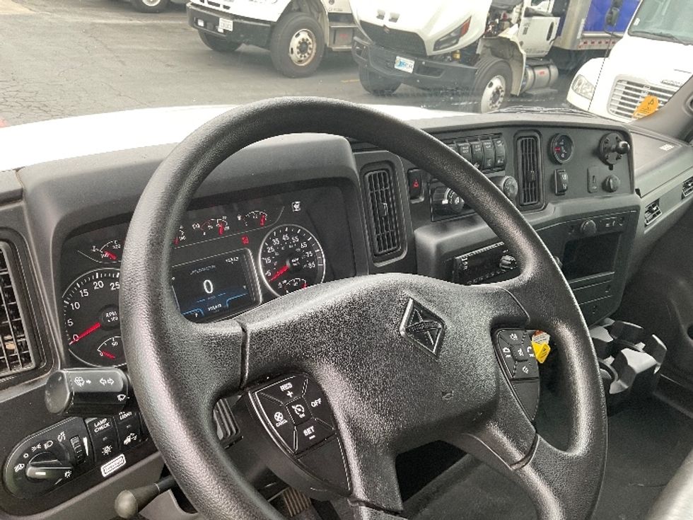Medium Duty Box Truck-Light and Medium Duty Trucks-International-2021-MV607-Torrance-CA-105,755\n\t\tmiles-$ 72,000 - Image 17