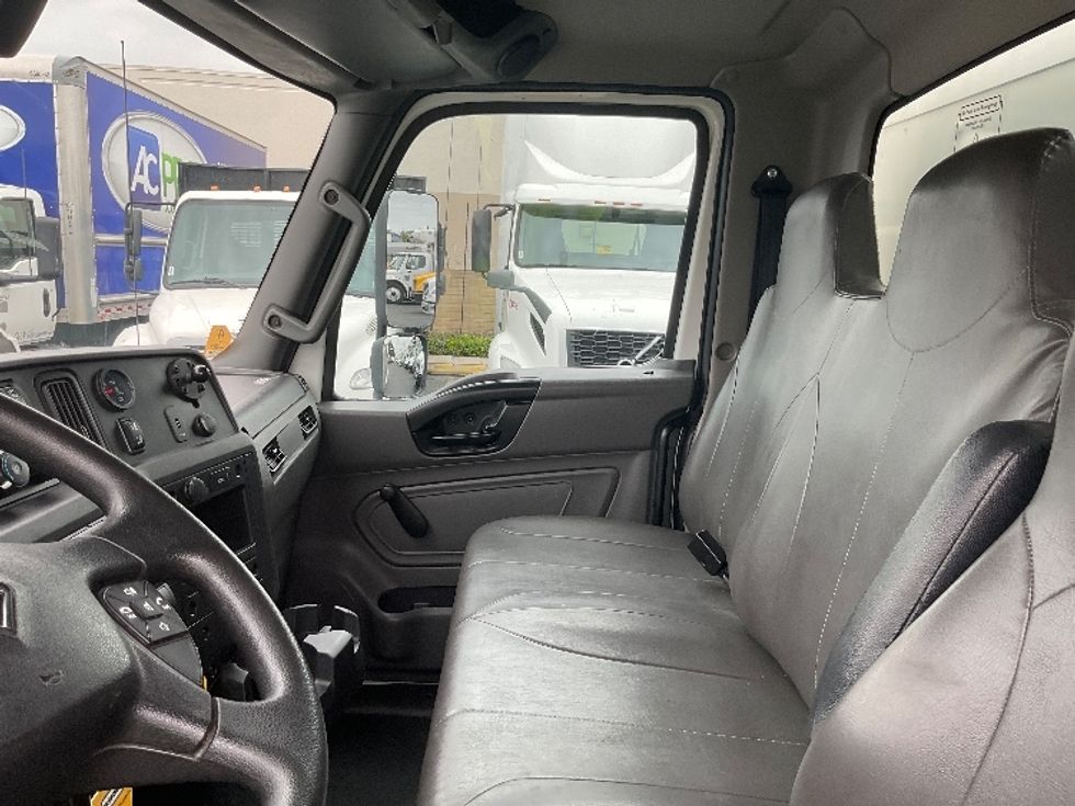 Medium Duty Box Truck-Light and Medium Duty Trucks-International-2021-MV607-Torrance-CA-105,755\n\t\tmiles-$ 72,000 - Image 19