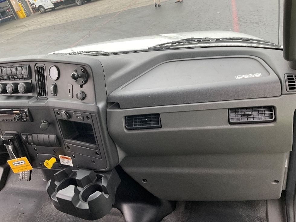 Medium Duty Box Truck-Light and Medium Duty Trucks-International-2021-MV607-Torrance-CA-105,755\n\t\tmiles-$ 72,000 - Image 21