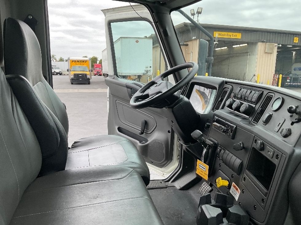 Medium Duty Box Truck-Light and Medium Duty Trucks-International-2021-MV607-Torrance-CA-105,755\n\t\tmiles-$ 72,000 - Image 22