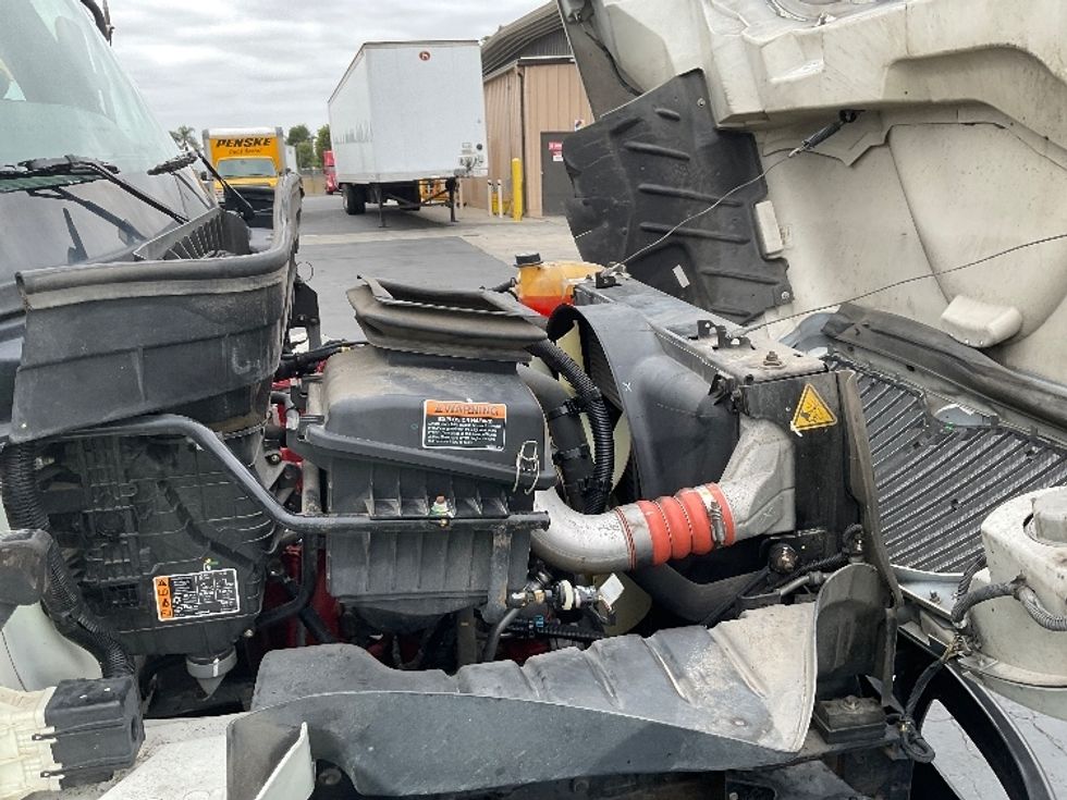 Medium Duty Box Truck-Light and Medium Duty Trucks-International-2021-MV607-Torrance-CA-105,755\n\t\tmiles-$ 72,000 - Image 23