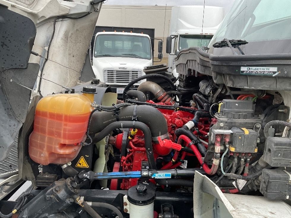 Medium Duty Box Truck-Light and Medium Duty Trucks-International-2021-MV607-Torrance-CA-105,755\n\t\tmiles-$ 72,000 - Image 24