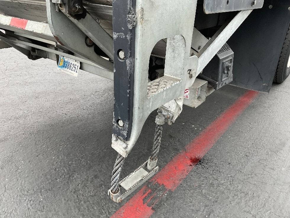 Medium Duty Box Truck-Light and Medium Duty Trucks-International-2021-MV607-Torrance-CA-105,755\n\t\tmiles-$ 72,000 - Image 25