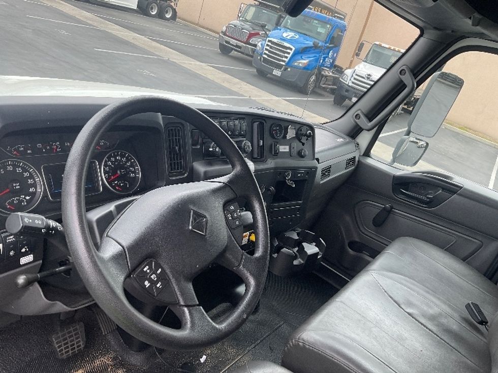Medium Duty Box Truck-Light and Medium Duty Trucks-International-2021-MV607-Torrance-CA-109,356\n\t\tmiles-$ 71,250 - Image 17