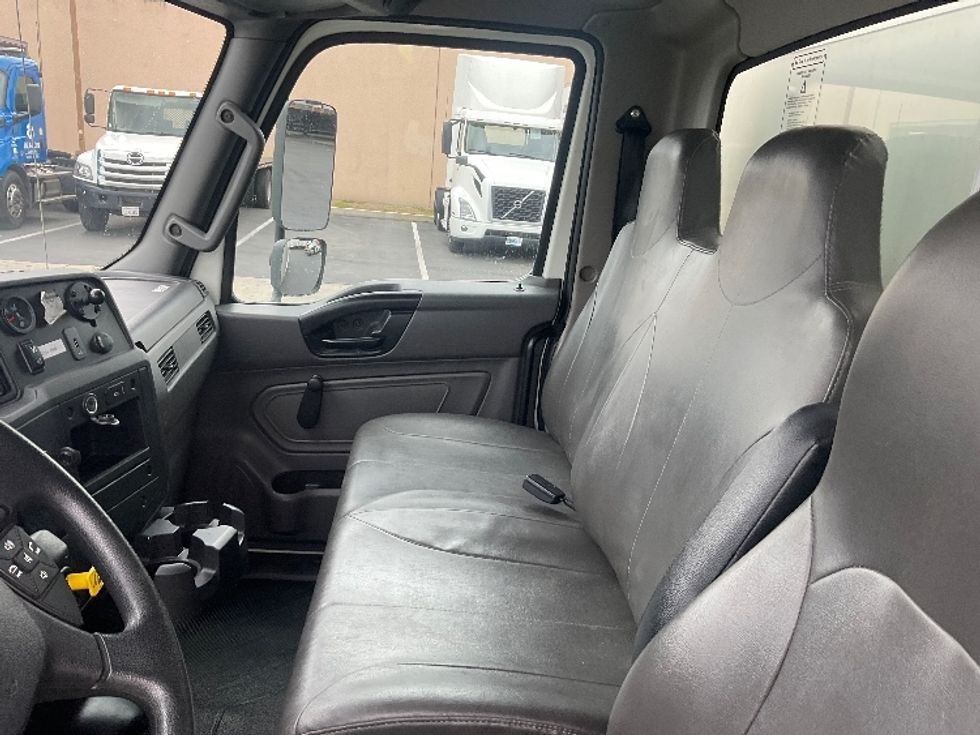 Medium Duty Box Truck-Light and Medium Duty Trucks-International-2021-MV607-Torrance-CA-109,356\n\t\tmiles-$ 71,250 - Image 19